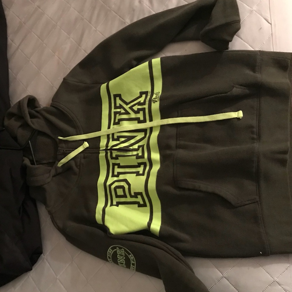 Victoria pink half zip